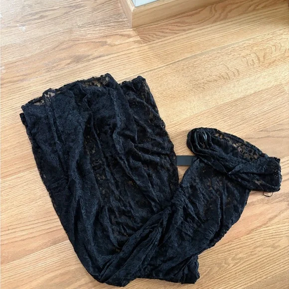 Lioness lace maxi dress - Picture 4 of 6